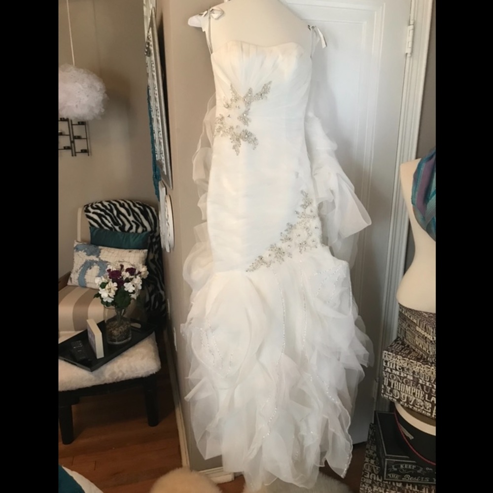 GORGEOUS Impression wedding gown excellent cond